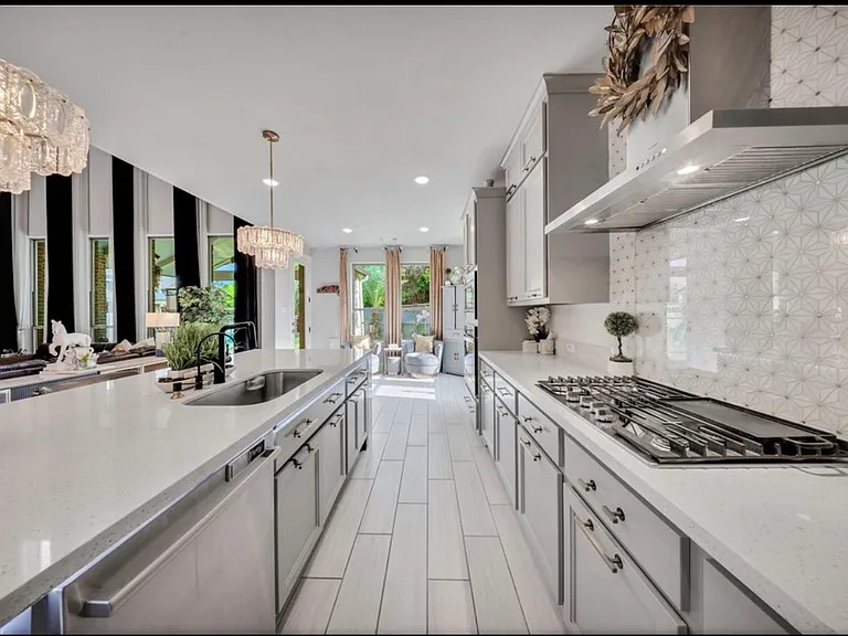 8826 Forest Side Dr — Photo 22