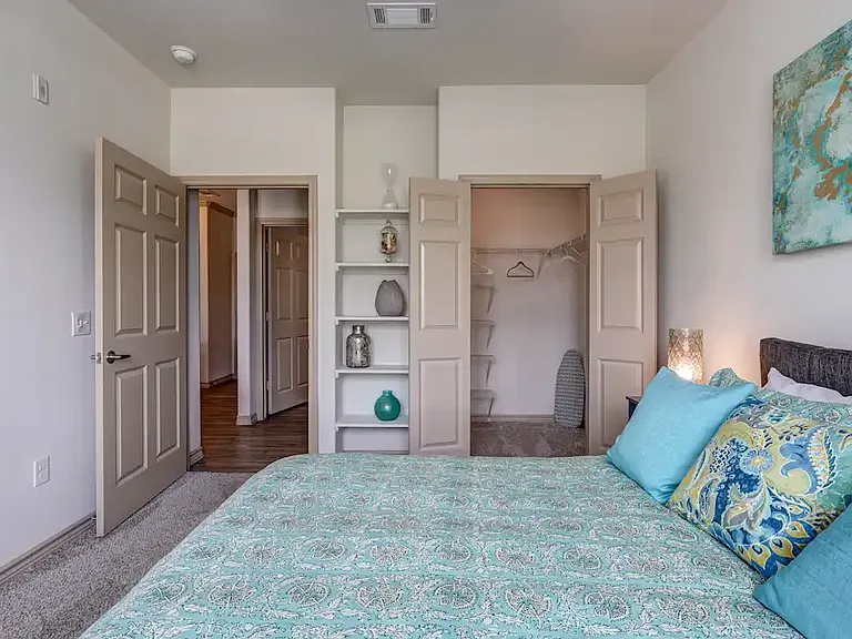 Bella Palazzo Luxury Apartment Community — Photo 9