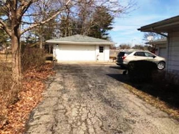 2nd image of 314 Moore Ave #15