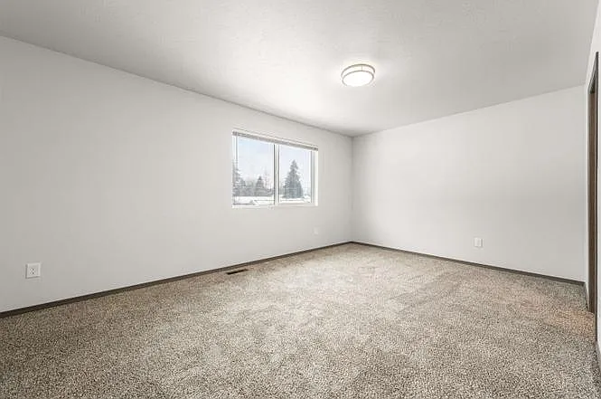 4331 E 8th Ave — Photo 5