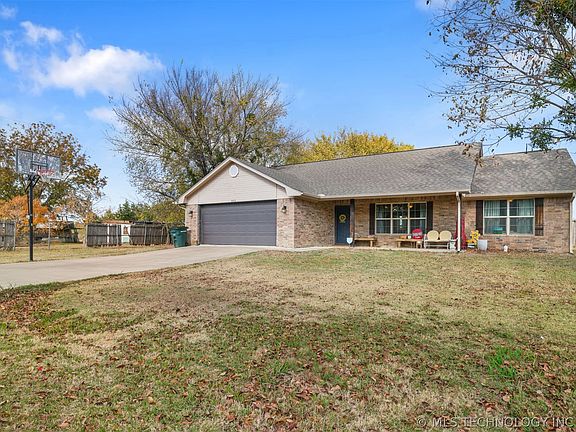 2nd image of 462 Allen Ln