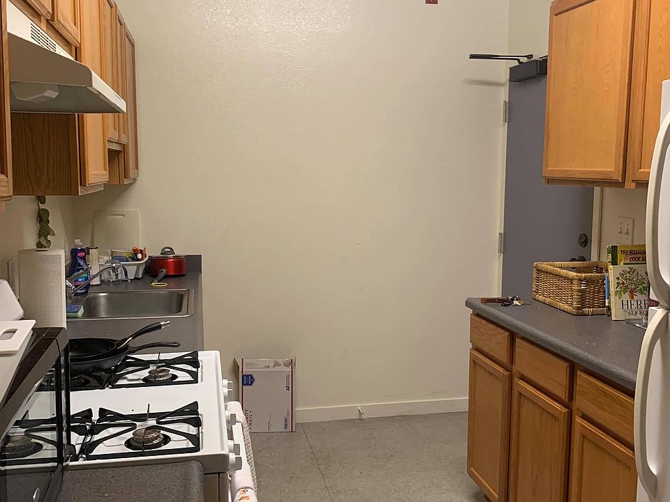 2nd image of 2508 Benvenue Ave #103
