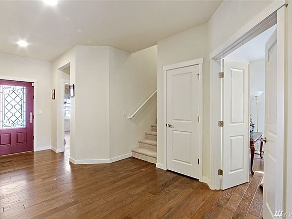 5th image of 13812 197th Ave E