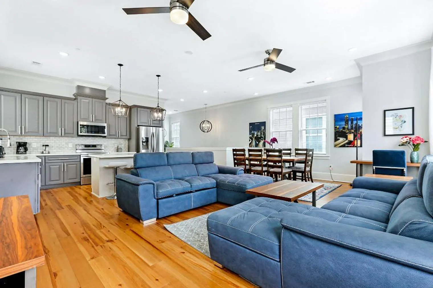 4 bed, 3.0 bath, 2292 sqft, $9,638 — Photo 2