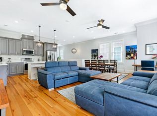 1212 Carondelet St #ID1269967P, New Orleans, LA 70130