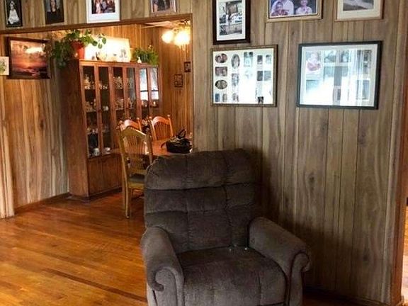 5th image of 257 Hunnewell Ave