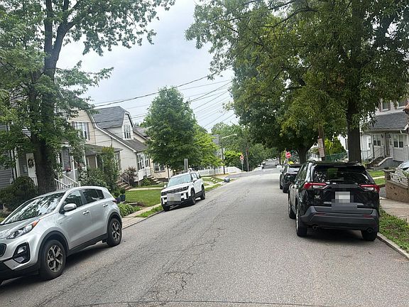 4th image of 79 Summit St
