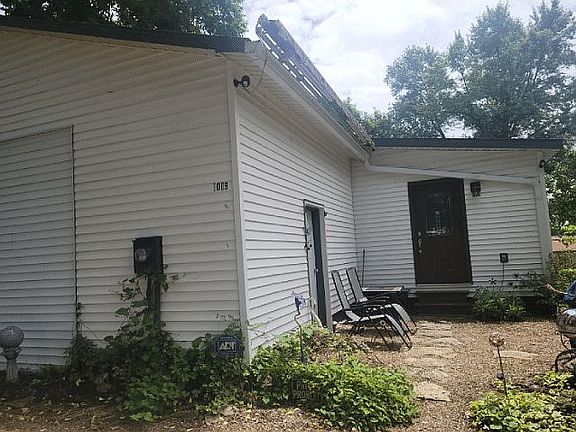4th image of 1019 Ostrander Rd