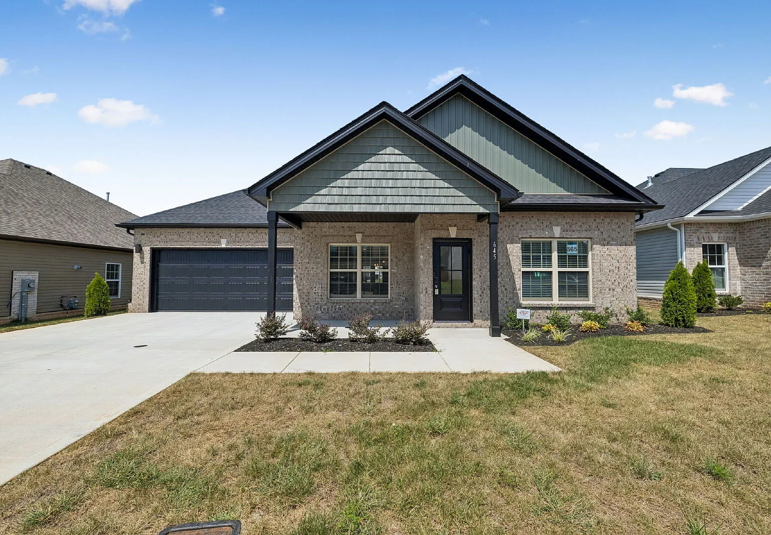 4 bed, 3.0 bath, 1789 sqft, $1,995 — Photo 1