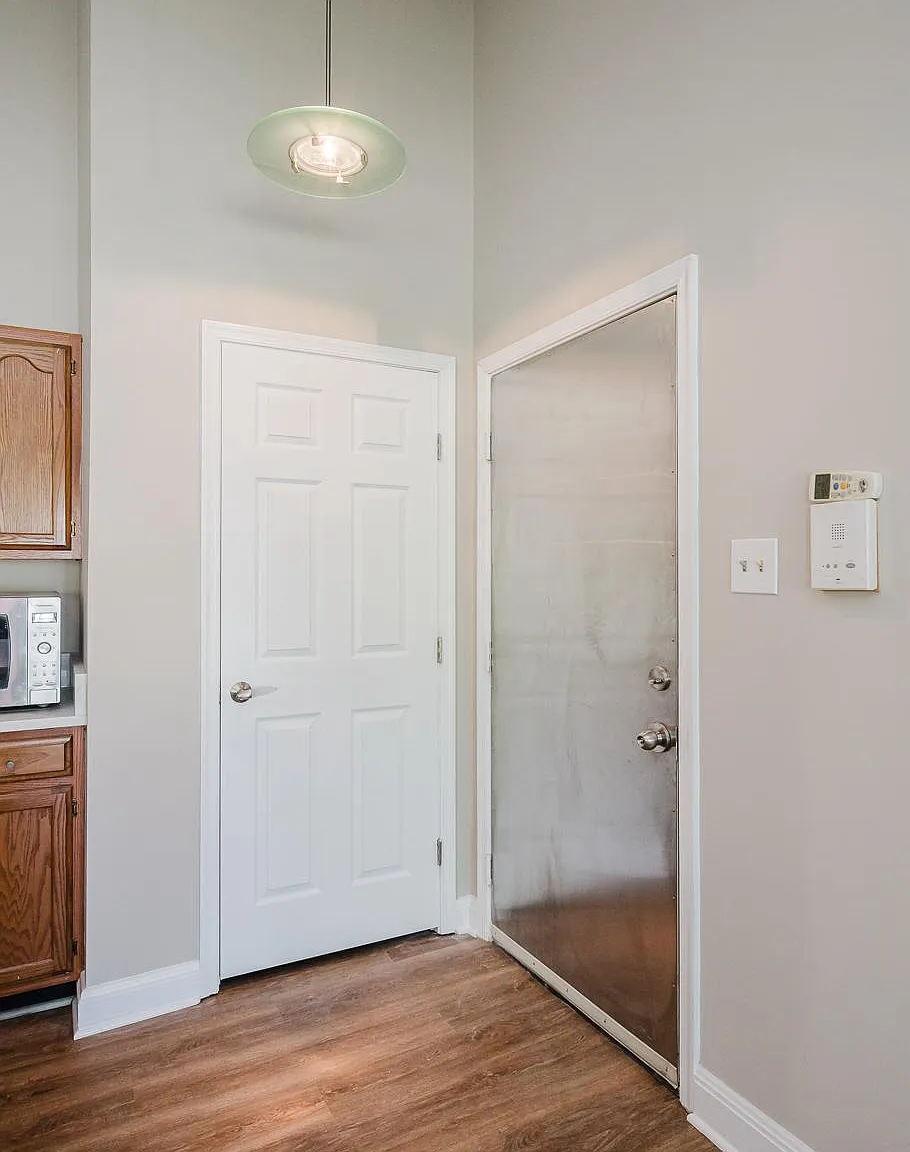 St Clair Condominiums — Photo 4
