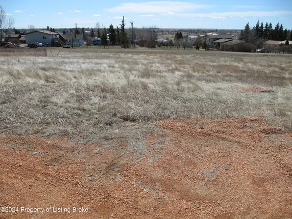 1055 2nd Ave NE, Beach, ND 58621