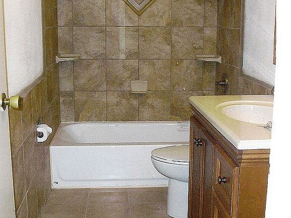 Main bathroom