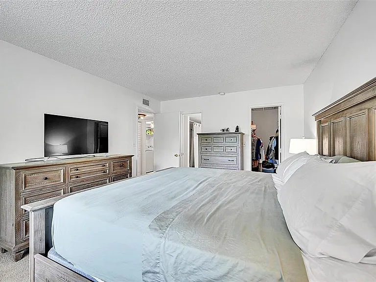 117 Gardens Dr #204 — Photo 15