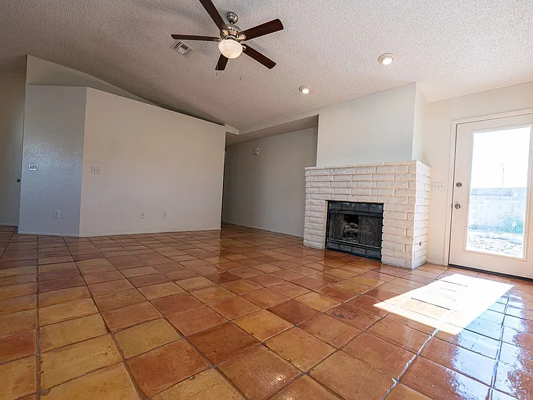 6357 Formula Way — Photo 8