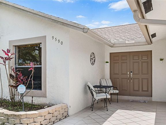 5th image of 9590 NW 17th Street