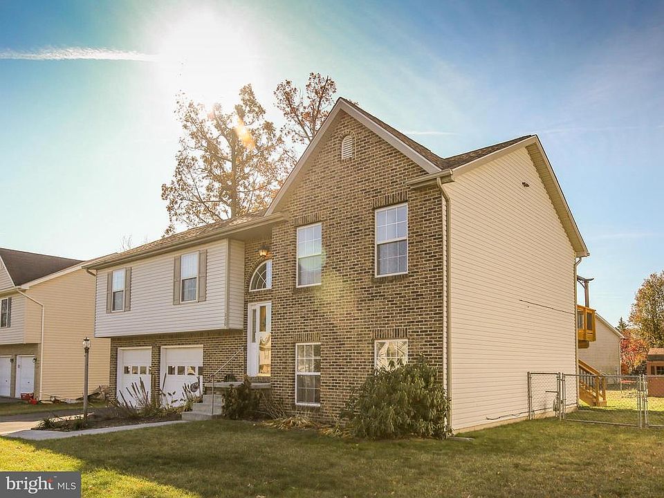 1st image of 350 Montgomery Cir