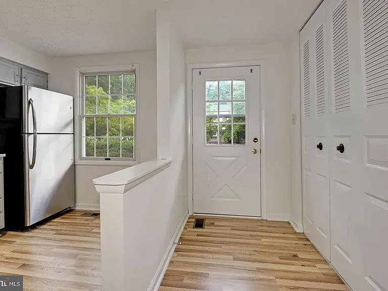 2853 Middleboro Dr — Photo 4