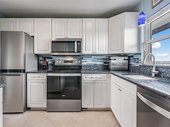 4th image of 4939 Floramar Ter APT 914