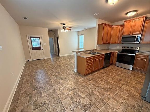 4th image of 2151 3rd St