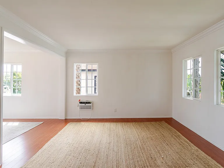 1708 S Crescent Heights Blvd — Photo 5