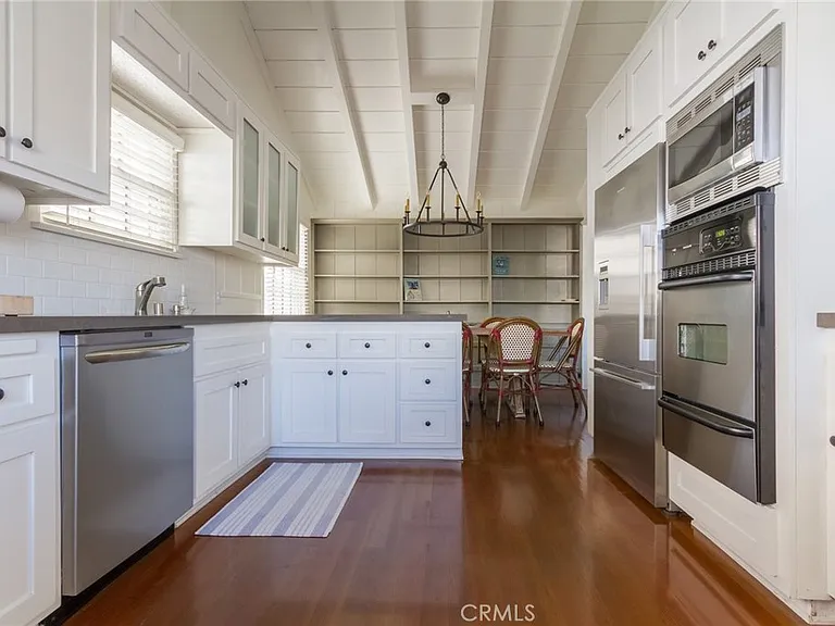 1905 E Balboa Blvd — Photo 9