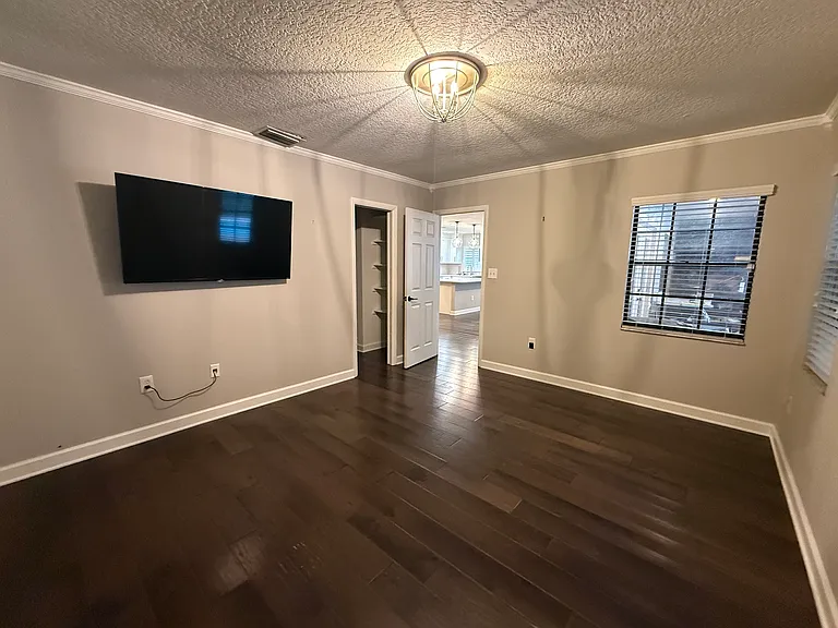 3320 W Knights Ave — Photo 7