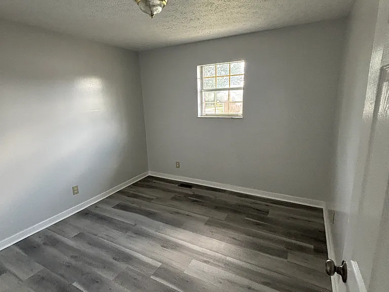2901 Indian Run Rd — Photo 3
