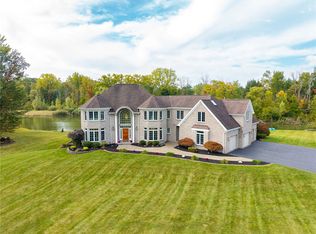 51 Stablegate Dr, Webster, NY 14580