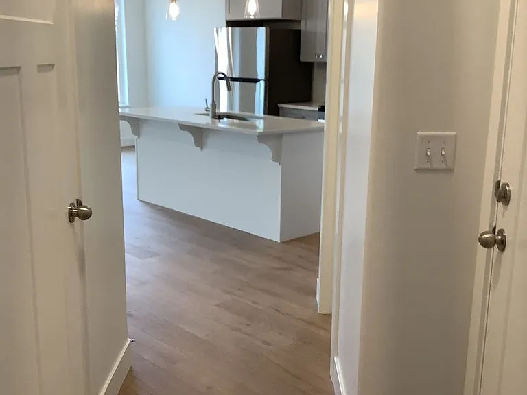 941 N Portman Way — Photo 2