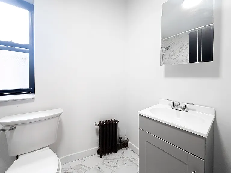 226 E 14th St #4R — Photo 9