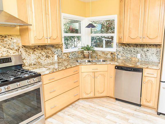 3rd image of 2665 Mayfield Ave