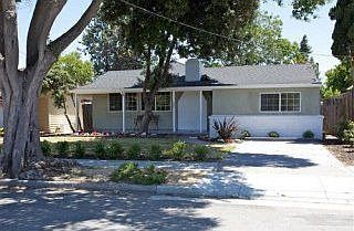 1st image of 582 N Bayview Ave