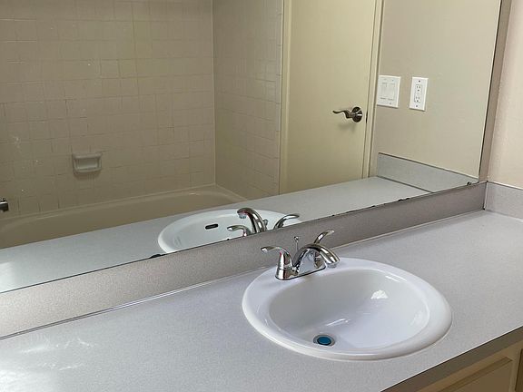 4th image of 6001 140th Ave NE #574