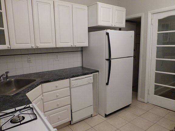 4th image of 3062 Aramingo Ave