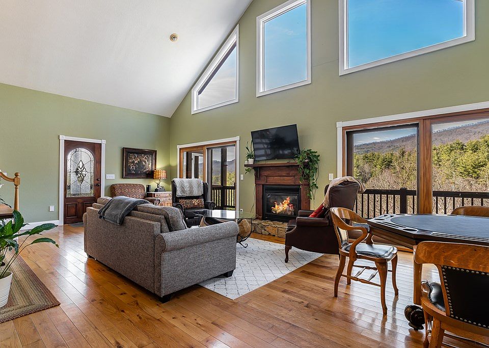 2nd image of 636 Granite Dr