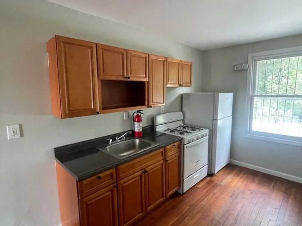 268 Ellis Ave #G3