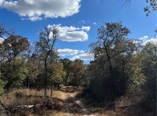 515 Resort Ln, Seguin, TX 78155