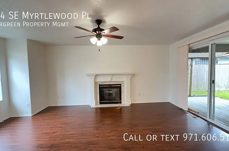 664 SE Myrtlewood Pl — Photo 2