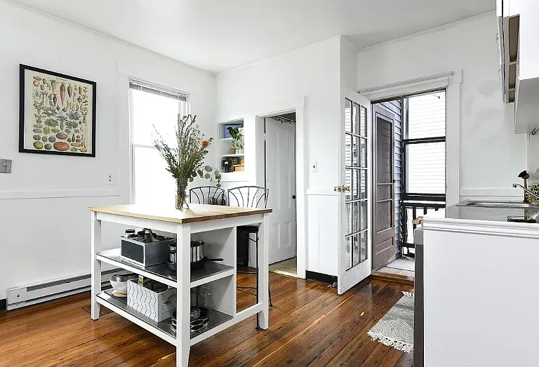 195 Hampshire St #1 — Photo 1