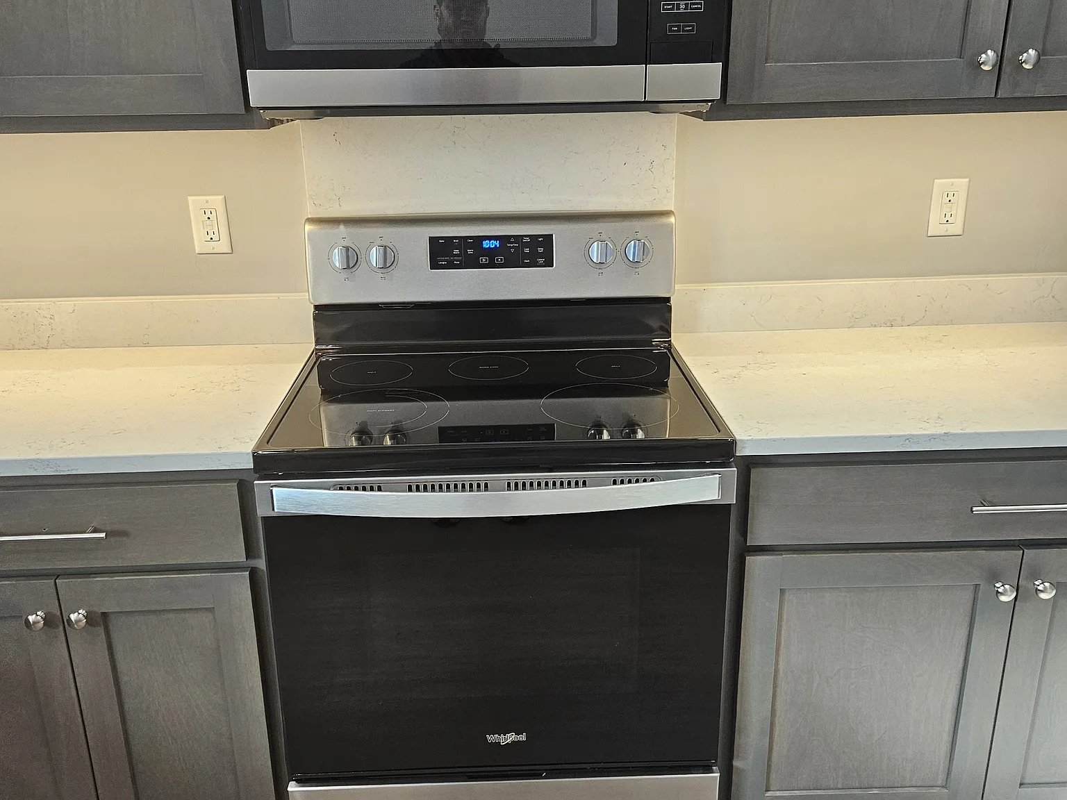 Studio, 594 sqft, $1,750 — Photo 3