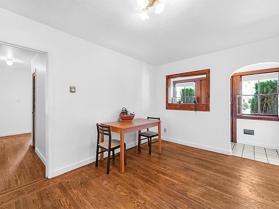 3rd image of 501 Mountain View Avenue