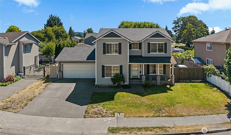 2nd image of 404 12th Street SE