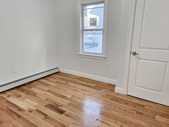 5th image of 23017 88th Ave
