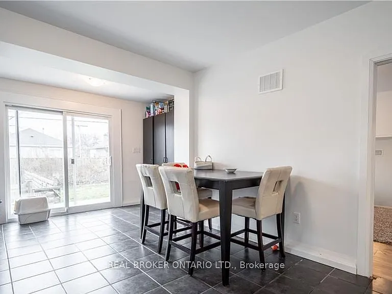 301 Wallace Ave S #MAIN — Photo 5