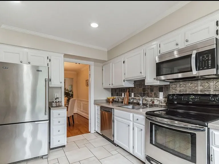 6813 Indian Run Ct — Photo 3