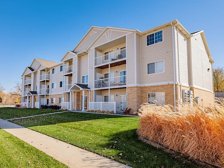 Park Ridge Apartments — Photo 11