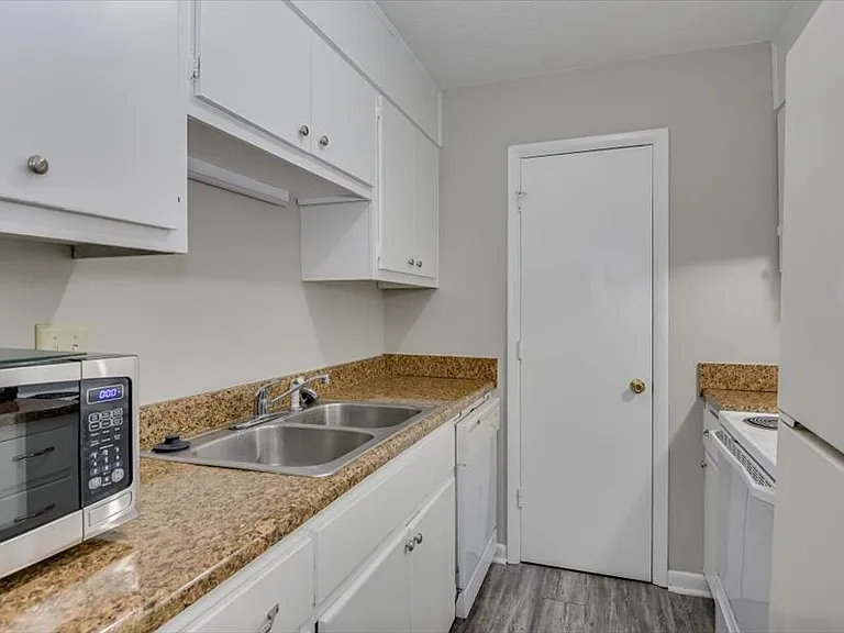 3520 Washington Rd #6-F — Photo 9