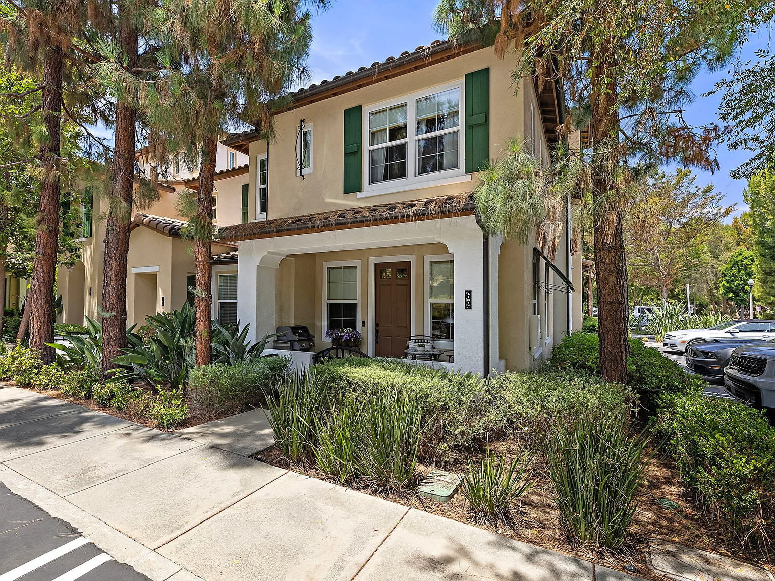 3 bed, 1416 sqft, $5,000 — Photo 2