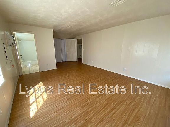 5th image of 7656 Hart Dr #B