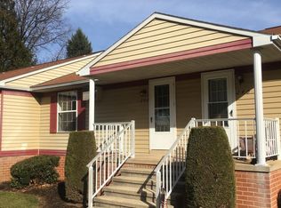242 W Walnut St, Yoe, PA 17313